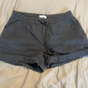 Lou & Grey paper bag shorts - size small